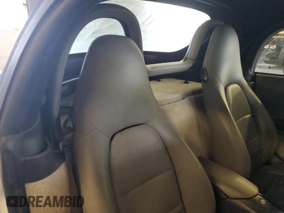 ✅ 1997 Porsche Boxster • VIN: WP0CA2984VS621932 • Lot: 85289465. Wystawiony na Copart z przebiegiem 35 797 mil. Bezpłatny archiwum sprzedaży aukcyjnych z USA i szczegółowy raport historii pojazdu na DreamBid. Zdjęcie 10.