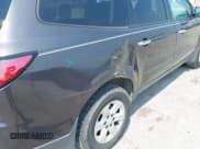 ✅ 2014 Chevrolet Traverse LS • VIN: 1GNKRFED9EJ217665 • Lot: 42883530. Wystawiony na IAAI z przebiegiem 178 019 mil. Bezpłatny archiwum sprzedaży aukcyjnych z USA i szczegółowy raport historii pojazdu na DreamBid. Zdjęcie 6.