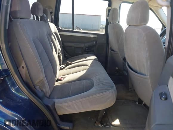 ✅ 2004 Ford Explorer XLT • VIN: 1FMZU63K24ZA86906 • Lot: 42177900. Listed on IAAI with 199,628 mi. Free auction sales archive from the USA and detailed vehicle history report at DreamBid. Image 8.