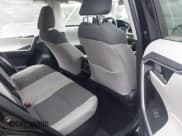 ✅ 2024 Toyota RAV4 Hybrid XLE • VIN: 4T3RWRFV6RU123064 • Lot: 43616599. Wystawiony na IAAI z przebiegiem 23 540 mil. Bezpłatny archiwum sprzedaży aukcyjnych z USA i szczegółowy raport historii pojazdu na DreamBid. Zdjęcie 8.