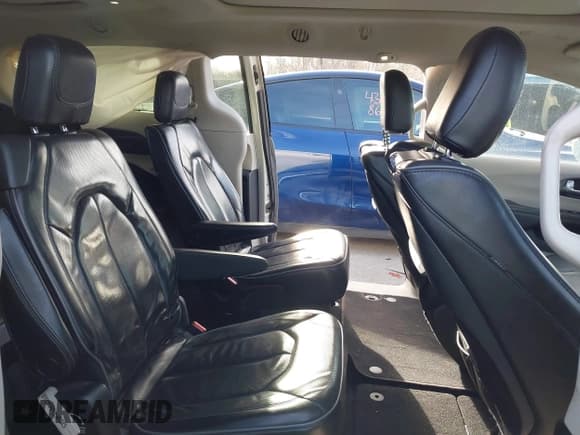 ✅ 2020 Chrysler Pacifica Limited • VIN: 2C4RC1GGXLR108949 • Лот: 43766006. Опубликован ранее на IAAI с пробегом 107 305 миль. Бесплатный доступ к архиву аукционных продаж из США и подробный отчёт об истории автомобиля на DreamBid. Изображение 8.