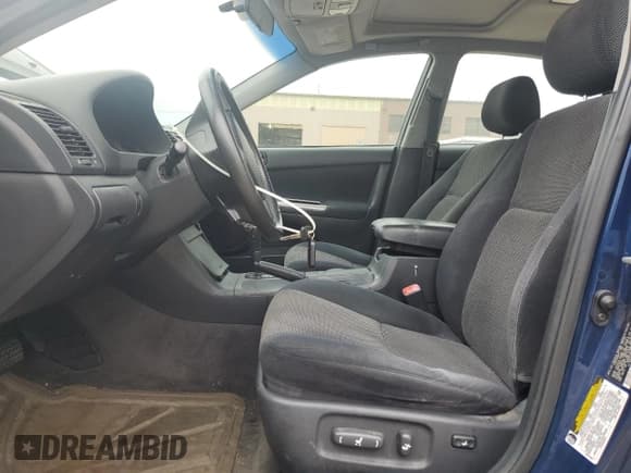 ✅ 2005 Toyota Camry STD • VIN: 4T1BE32K95U010533 • Lot: 90424405. Listed on Copart with 229,920 mi. Free auction sales archive from the USA and detailed vehicle history report at DreamBid. Image 7.