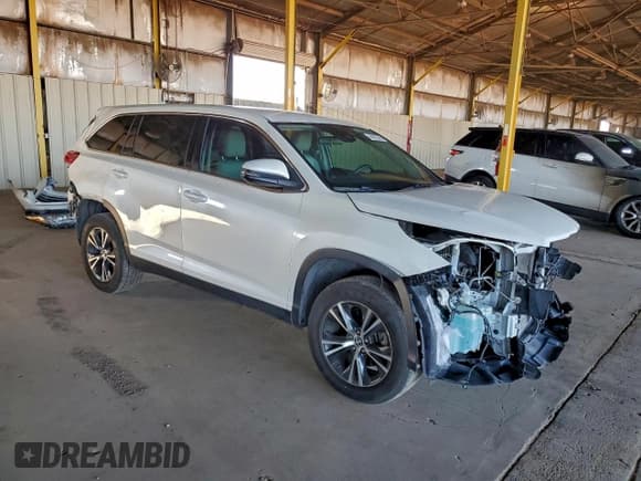 ✅ 2019 Toyota Highlander LE • VIN: 5TDZZRFH1KS329465 • Lot: 94925345. Listed on Copart with 82,256 mi. Free auction sales archive from the USA and detailed vehicle history report at DreamBid. Image 4.