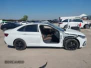 ✅ 2025 Volkswagen Jetta SEL • VIN: 3VWGX7BU5SM061831 • Lot: 43333320. Wystawiony na IAAI z przebiegiem 5 307 mil. Bezpłatny archiwum sprzedaży aukcyjnych z USA i szczegółowy raport historii pojazdu na DreamBid. Zdjęcie 14.