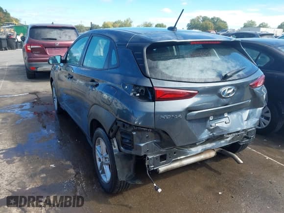 ✅ 2020 Hyundai Kona SE • VIN: KM8K12AA2LU474596 • Лот: 43411037. Опубликован ранее на IAAI с пробегом 98 306 миль. Бесплатный доступ к архиву аукционных продаж из США и подробный отчёт об истории автомобиля на DreamBid. Изображение 3.