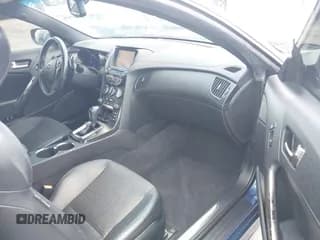 ✅ 2015 Hyundai Genesis Coupe 3.8L Base • VIN: KMHHU6KJ2FU123585 • Lot: 42437976. Wystawiony na IAAI z przebiegiem 88 121 mil. Bezpłatny archiwum sprzedaży aukcyjnych z USA i szczegółowy raport historii pojazdu na DreamBid. Zdjęcie 5.