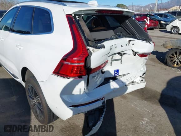 ✅ 2019 Volvo XC60 Inscription • VIN: LYV102DLXKB381933 • Lot: 41266781. Wystawiony na IAAI z przebiegiem 43 508 mil. Bezpłatny archiwum sprzedaży aukcyjnych z USA i szczegółowy raport historii pojazdu na DreamBid. Zdjęcie 16.