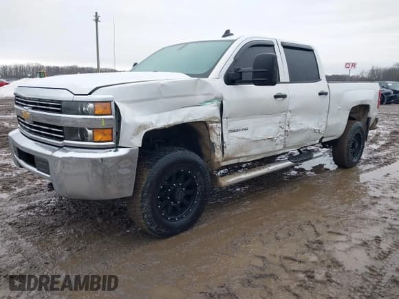 ✅ 2017 Chevrolet Silverado 2500HD Work Truck • VIN: 1GC1KUEG5HF222795 • Lot: 41717477. Wystawiony na IAAI z przebiegiem 223 784 mil. Bezpłatny archiwum sprzedaży aukcyjnych z USA i szczegółowy raport historii pojazdu na DreamBid. Zdjęcie 18.