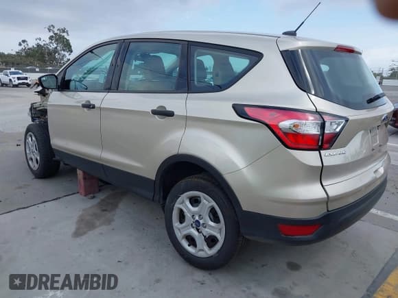 ✅ 2018 Ford Escape S • VIN: 1FMCU0F76JUA99595 • Lot: 42369434. Listed on IAAI with 19,207 mi. Free auction sales archive from the USA and detailed vehicle history report at DreamBid. Image 3.