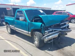 1994 Chevrolet Silverado 1500 z VIN 1GCEK14KXRZ240392, wystawiony jako IAAI lot #42730325 z przebiegiem 207 114 mil mil oraz . Historia ofert i sprzedaży dostępna na DreamBid. Obrazek 1.