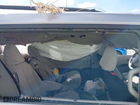 ✅ 2011 Toyota Sienna LE • VIN: 5TDKK3DC1BS138106 • Lot: 43308460. Listed on IAAI with 141,832 mi. Free auction sales archive from the USA and detailed vehicle history report at DreamBid. Image 8.