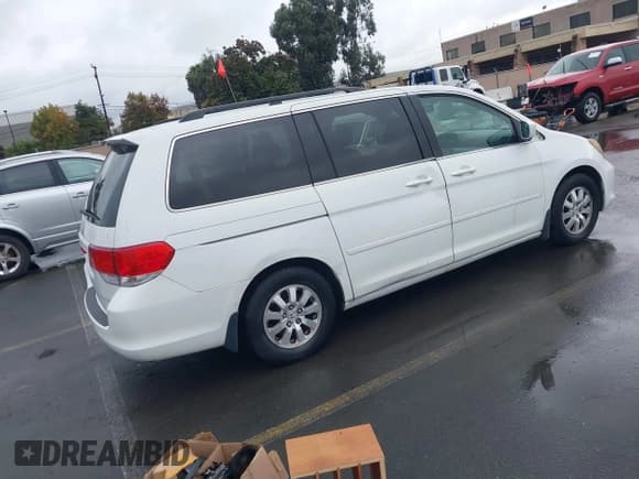 ✅ 2008 Honda Odyssey EX • VIN: 5FNRL38468B107347 • Lot: 43758518. Wystawiony na IAAI z przebiegiem 206 432 mil. Bezpłatny archiwum sprzedaży aukcyjnych z USA i szczegółowy raport historii pojazdu na DreamBid. Zdjęcie 4.