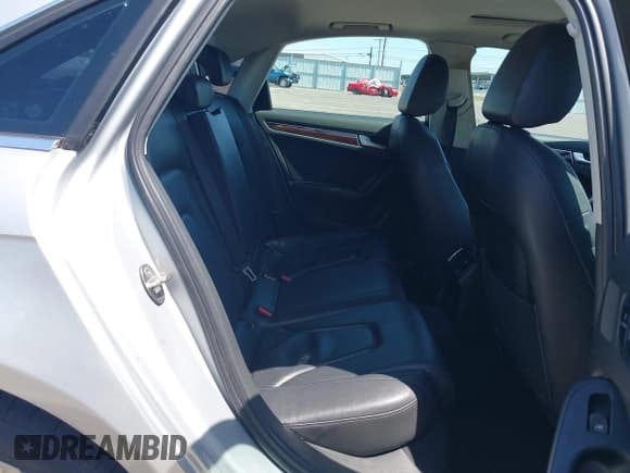 ✅ 2010 Audi A4 Premium Plus • VIN: WAUFFAFL7AN053974 • Lot: 42360209. Listed on IAAI with 155,402 mi. Free auction sales archive from the USA and detailed vehicle history report at DreamBid. Image 8.