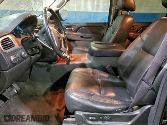 ✅ 2012 Chevrolet Suburban LTZ • VIN: 1GNSKKE7XCR281560 • Lot: 95083205. Listed on Copart with 182,067 mi. Free auction sales archive from the USA and detailed vehicle history report at DreamBid. Image 7.