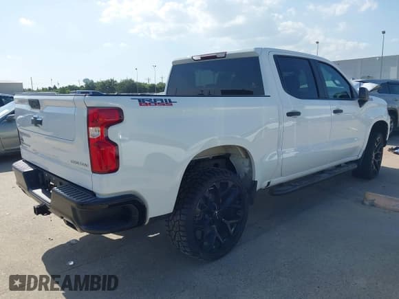 ✅ 2021 Chevrolet Silverado 1500 Custom Trail Boss • VIN: 3GCPYCEL8MG310765 • Lot: 42863812. Listed on IAAI with 83,235 mi. Free auction sales archive from the USA and detailed vehicle history report at DreamBid. Image 4.