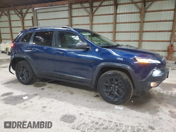 ✅ 2018 Jeep Cherokee Trailhawk • VIN: 1C4PJMBX6JD541948 • Lot: 90679775. Wystawiony na Copart z przebiegiem 164 148 mil. Bezpłatny archiwum sprzedaży aukcyjnych z USA i szczegółowy raport historii pojazdu na DreamBid. Zdjęcie 4.