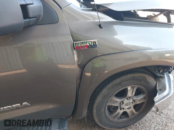 ✅ 2011 Toyota Tundra • VIN: 5TFRY5F18BX115310 • Lot: 42672291. Wystawiony na IAAI z przebiegiem 150 261 mil. Bezpłatny archiwum sprzedaży aukcyjnych z USA i szczegółowy raport historii pojazdu na DreamBid. Zdjęcie 6.