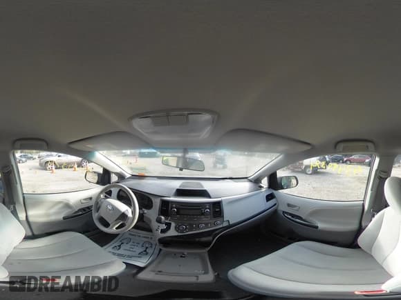 ✅ 2013 Toyota Sienna L • VIN: 5TDZK3DC4DS284422 • Lot: 43499374. Wystawiony na IAAI z przebiegiem 183 570 mil. Bezpłatny archiwum sprzedaży aukcyjnych z USA i szczegółowy raport historii pojazdu na DreamBid. Zdjęcie 20.