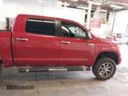 ✅ 2017 Toyota Tundra Platinum • VIN: 5TFAY5F17HX645581 • Lot: 43181963. Wystawiony na IAAI z przebiegiem 89 674 mil. Bezpłatny archiwum sprzedaży aukcyjnych z USA i szczegółowy raport historii pojazdu na DreamBid. Zdjęcie 13.