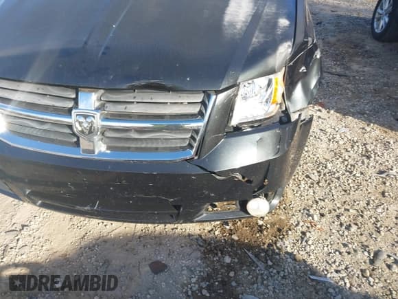 ✅ 2010 Dodge Grand Caravan SXT • VIN: 2D4RN5D18AR209702 • Lot: 43569457. Wystawiony na IAAI z przebiegiem 183 732 mil. Bezpłatny archiwum sprzedaży aukcyjnych z USA i szczegółowy raport historii pojazdu na DreamBid. Zdjęcie 6.