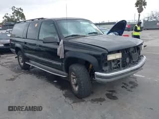 ✅ 1999 GMC Suburban • VIN: 3GKGK26J8XG527296 • Lot: 42018979. Wystawiony na IAAI z przebiegiem Nie podano. Bezpłatny archiwum sprzedaży aukcyjnych z USA i szczegółowy raport historii pojazdu na DreamBid. Zdjęcie 1.