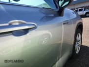 ✅ 2021 Toyota Highlander Hybrid LE • VIN: 5TDBBRCH0MS528021 • Lot: 42409034. Wystawiony na IAAI z przebiegiem 39 372 mil. Bezpłatny archiwum sprzedaży aukcyjnych z USA i szczegółowy raport historii pojazdu na DreamBid. Zdjęcie 1.