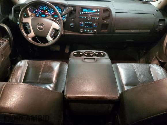 ✅ 2010 GMC Sierra 1500 SLE • VIN: 1GTSKVE31AZ279670 • Lot: 87096275. Listed on Copart with 142,182 mi. Free auction sales archive from the USA and detailed vehicle history report at DreamBid. Image 8.