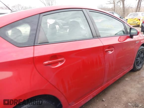 ✅ 2014 Toyota Prius Four • VIN: JTDKN3DUXE1749804 • Lot: 41704092. Wystawiony na IAAI z przebiegiem 100 503 mil. Bezpłatny archiwum sprzedaży aukcyjnych z USA i szczegółowy raport historii pojazdu na DreamBid. Zdjęcie 13.