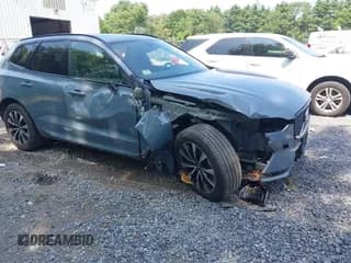 ✅ 2023 Volvo XC60 Plus Dark Theme • VIN: YV4L12RW6P1311978 • Lot: 42758402. Listed on IAAI with 22,313 mi. Free auction sales archive from the USA and detailed vehicle history report at DreamBid. Image 1.