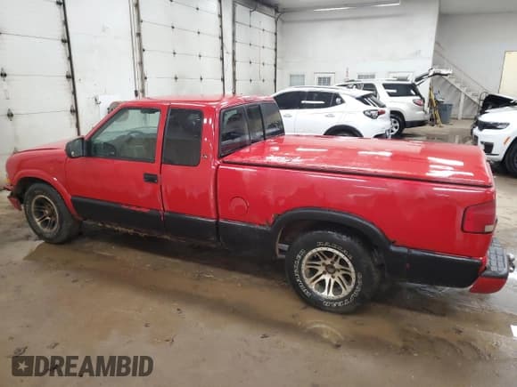 ✅ 2000 Chevrolet S-10 LS • VIN: 1GCCS19W3Y8257560 • Лот: 81254834. Опубликован ранее на Copart с пробегом 218 193 миль. Бесплатный доступ к архиву аукционных продаж из США и подробный отчёт об истории автомобиля на DreamBid. Изображение 2.