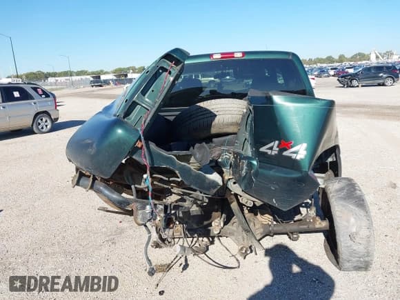✅ 2005 Chevrolet Silverado 1500 Z71 • VIN: 2GCEK19B151364756 • Lot: 43577763. Listed on IAAI with Not provided. Free auction sales archive from the USA and detailed vehicle history report at DreamBid. Image 15.