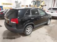✅ 2013 Kia Sorento LX • VIN: 5XYKTDA22DG369112 • Лот: 43618370. Опубликован ранее на IAAI с пробегом 138 962 миль. Бесплатный доступ к архиву аукционных продаж из США и подробный отчёт об истории автомобиля на DreamBid. Изображение 4.