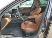 ✅ 2018 Alfa Romeo Giulia Ti Sport • VIN: ZARFAECN6J7583264 • Lot: 86291855. Wystawiony na Copart z przebiegiem 101 756 mil. Bezpłatny archiwum sprzedaży aukcyjnych z USA i szczegółowy raport historii pojazdu na DreamBid. Zdjęcie 7.