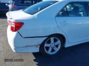 ✅ 2013 Toyota Camry SE • VIN: 4T1BF1FK7DU235950 • Lot: 43609250. Wystawiony na IAAI z przebiegiem 98 857 mil. Bezpłatny archiwum sprzedaży aukcyjnych z USA i szczegółowy raport historii pojazdu na DreamBid. Zdjęcie 6.