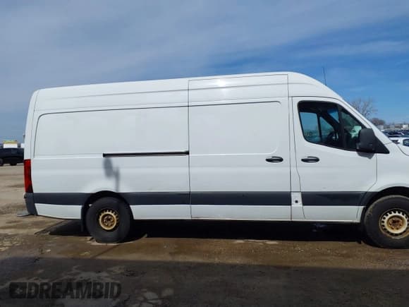 ✅ 2021 Mercedes-Benz Sprinter Cargo • VIN: W1Y4DCHY9MT049716 • Lot: 41818423. Wystawiony na IAAI z przebiegiem 77 080 mil. Bezpłatny archiwum sprzedaży aukcyjnych z USA i szczegółowy raport historii pojazdu na DreamBid. Zdjęcie 14.