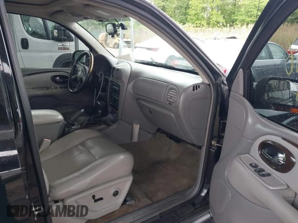 ✅ 2005 Buick Rainier CXL • VIN: 5GAET13M152228698 • Lot: 42224666. Listed on IAAI with 165,527 mi. Free auction sales archive from the USA and detailed vehicle history report at DreamBid. Image 5.