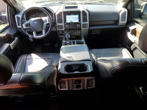 ✅ 2016 Ford F-150 Lariat • VIN: 1FTEW1CG3GKG02067 • Лот: 91206295. Опубликован ранее на Copart с пробегом 118 534 миль. Бесплатный доступ к архиву аукционных продаж из США и подробный отчёт об истории автомобиля на DreamBid. Изображение 8.