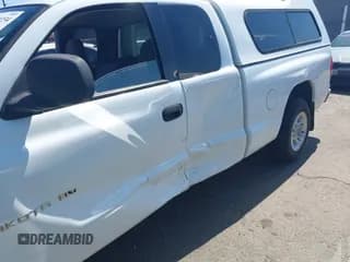 ✅ 2000 Dodge Dakota Sport • VIN: 1B7GL22N5YS746714 • Lot: 42359234. Wystawiony na IAAI z przebiegiem 104 864 mil. Bezpłatny archiwum sprzedaży aukcyjnych z USA i szczegółowy raport historii pojazdu na DreamBid. Zdjęcie 6.