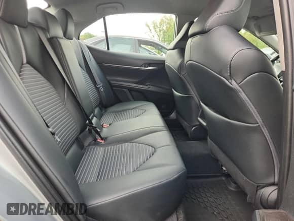 2022 Toyota Camry SE z VIN 4T1G11BK3NU051181, wystawiony jako Copart lot #70955225 z przebiegiem 43 417 mil mil oraz Szkoda całkowita • Salvage title. Historia ofert i sprzedaży dostępna na DreamBid. Obrazek 10.