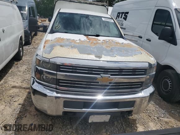 ✅ 2015 Chevrolet Silverado 2500HD Work Truck • VIN: 1GC0CUEG0FZ508462 • Lot: 53949005. Wystawiony na Copart z przebiegiem 265 120 mil. Bezpłatny archiwum sprzedaży aukcyjnych z USA i szczegółowy raport historii pojazdu na DreamBid. Zdjęcie 5.