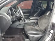 ✅ 2017 Jeep Grand Cherokee SRT • VIN: 1C4RJFDJXHC786281 • Lot: 60042065. Wystawiony na Copart z przebiegiem 128 147 mil. Bezpłatny archiwum sprzedaży aukcyjnych z USA i szczegółowy raport historii pojazdu na DreamBid. Zdjęcie 7.