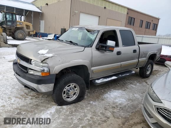 ✅ 2001 Chevrolet Silverado 2500HD LS • VIN: 1GCHK23U31F212798 • Lot: 45138655. Wystawiony na Copart z przebiegiem 211 653 mil. Bezpłatny archiwum sprzedaży aukcyjnych z USA i szczegółowy raport historii pojazdu na DreamBid. Zdjęcie 1.