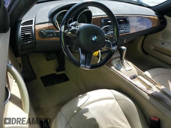 ✅ 2007 BMW Z4 3.0i • VIN: 4USBU33537LW71039 • Lot: 80115065. Wystawiony na Copart z przebiegiem 89 038 mil. Bezpłatny archiwum sprzedaży aukcyjnych z USA i szczegółowy raport historii pojazdu na DreamBid. Zdjęcie 8.