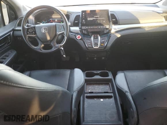 ✅ 2022 Honda Odyssey Touring • VIN: 5FNRL6H88NB002325 • Lot: 92027675. Listed on Copart with 96,123 mi. Free auction sales archive from the USA and detailed vehicle history report at DreamBid. Image 8.