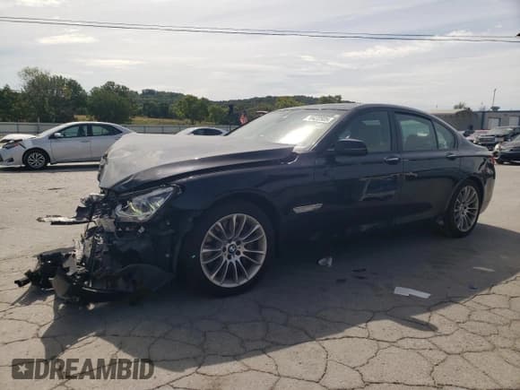 ✅ 2015 BMW 7 Series 750i xDrive • VIN: WBAYB6C5XFD966183 • Lot: 70422505. Listed on Copart with 88,599 mi. Free auction sales archive from the USA and detailed vehicle history report at DreamBid. Image 1.