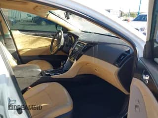 ✅ 2013 Hyundai Sonata SE • VIN: 5NPEC4AC4DH685867 • Лот: 43403812. Опубликован ранее на IAAI с пробегом 233 190 миль. Бесплатный доступ к архиву аукционных продаж из США и подробный отчёт об истории автомобиля на DreamBid. Изображение 5.