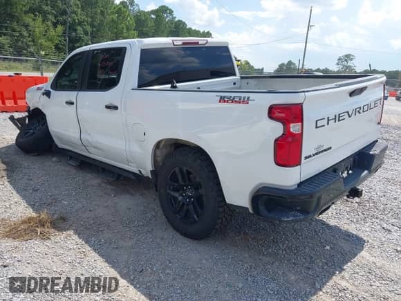 2021 Chevrolet Silverado 1500 LT Trail Boss z VIN 1GCPYFED4MZ453500, wystawiony jako IAAI lot #42766389 z przebiegiem 99 581 mil mil oraz . Historia ofert i sprzedaży dostępna na DreamBid. Obrazek 3.