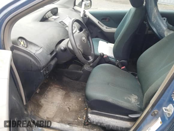 ✅ 2007 Toyota Yaris LE • VIN: JTDKT923575097690 • Lot: 86247665. Wystawiony na Copart z przebiegiem 239 968 mil. Bezpłatny archiwum sprzedaży aukcyjnych z USA i szczegółowy raport historii pojazdu na DreamBid. Zdjęcie 7.