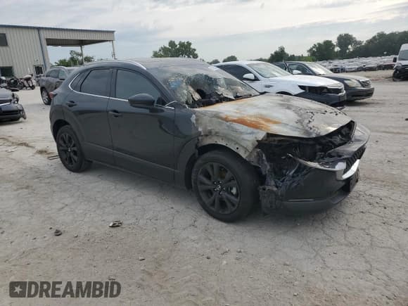 ✅ 2023 Mazda CX-30 Premium • VIN: 3MVDMBDY6PM582550 • Lot: 67260015. Wystawiony na Copart z przebiegiem Nie podano. Bezpłatny archiwum sprzedaży aukcyjnych z USA i szczegółowy raport historii pojazdu na DreamBid. Zdjęcie 4.