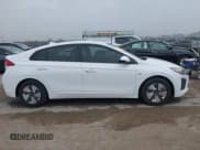 ✅ 2019 Hyundai Ioniq Blue • VIN: KMHC65LC6KU111920 • Lot: 41494131. Wystawiony na IAAI z przebiegiem 83 450 mil. Bezpłatny archiwum sprzedaży aukcyjnych z USA i szczegółowy raport historii pojazdu na DreamBid. Zdjęcie 13.